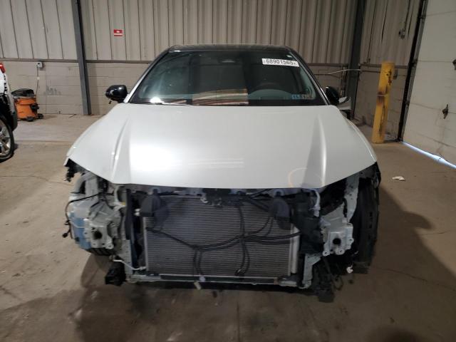  TOYOTA CAMRY 2025 Белы