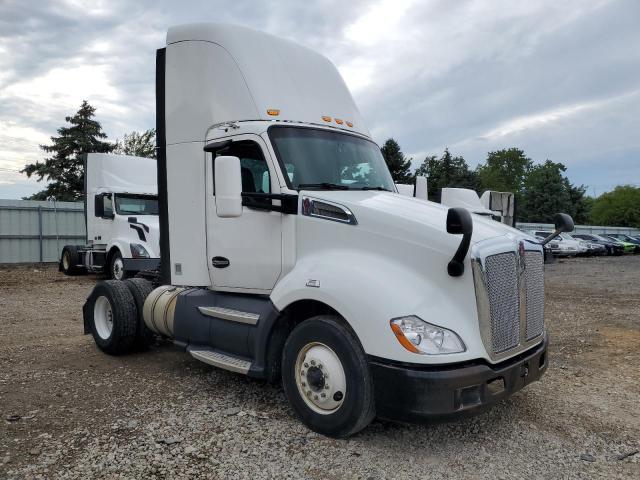 2016 KENWORTH T680 SEMI TRUCK for sale at Copart IA - DAVENPORT
