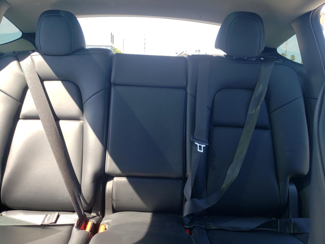 2021 Tesla Model Y VIN: 5YJYGAEE4MF241835 Lot: 70828665