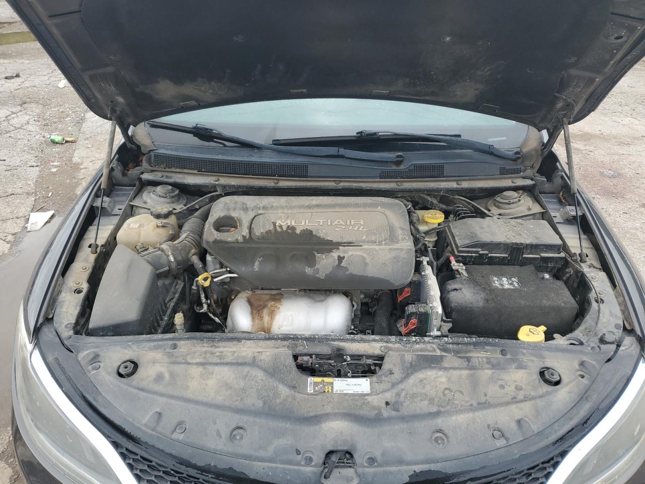 2015 Chrysler 200 C VIN: 1C3CCCCB1FN645551 Lot: 70598585