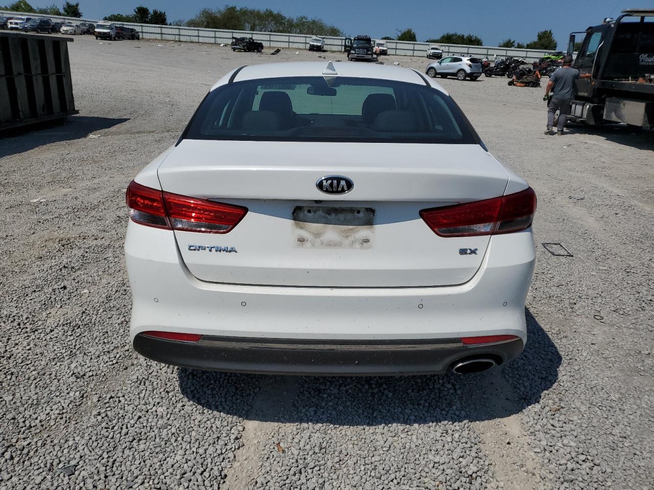 2018 Kia Optima Ex VIN: 5XXGU4L37JG200549 Lot: 68911125