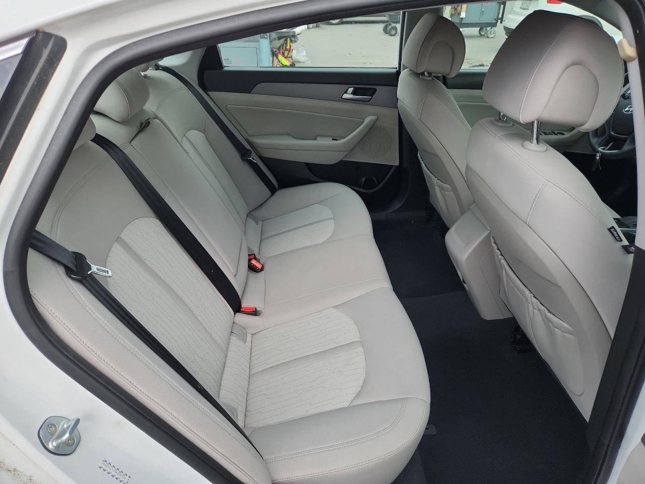 2017 Hyundai Sonata Hybrid VIN: KMHE24L13HA058326 Lot: 68241905