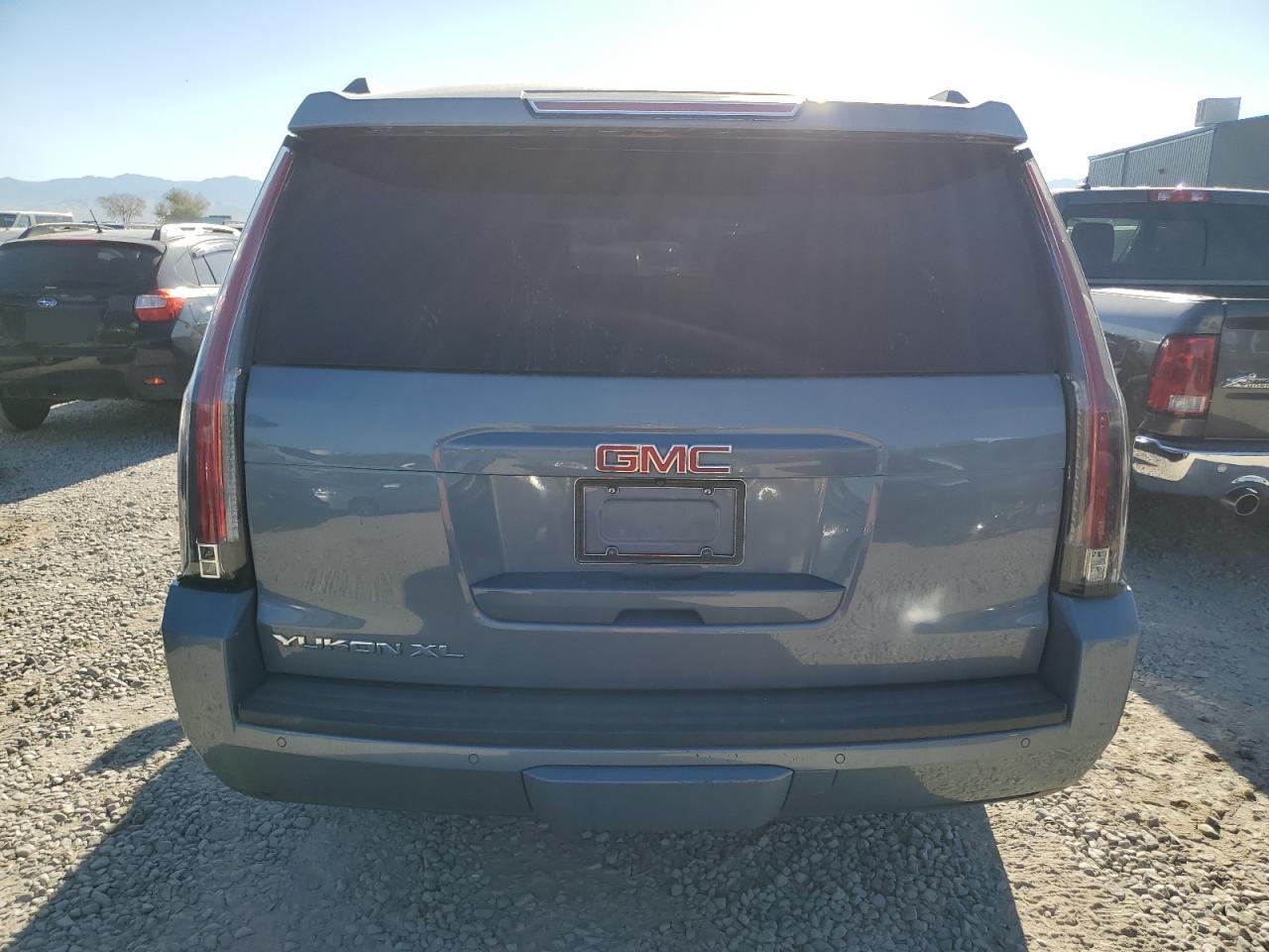 2016 GMC Yukon Xl K1500 Slt VIN: 1GKS2GKC2GR303603 Lot: 68391365