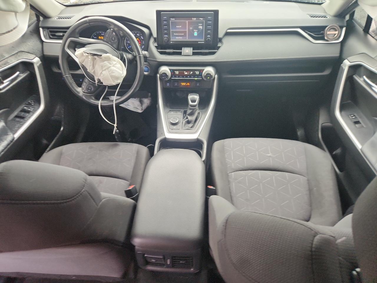 2020 Toyota Rav4 Xle VIN: JTMRWRFV2LD061036 Lot: 70494335