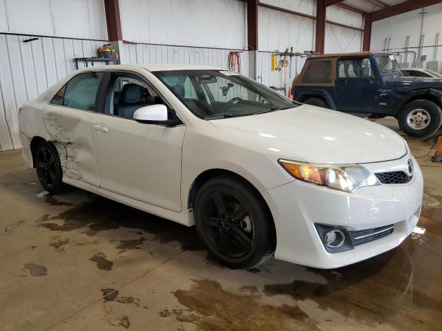  TOYOTA CAMRY 2014 Biały