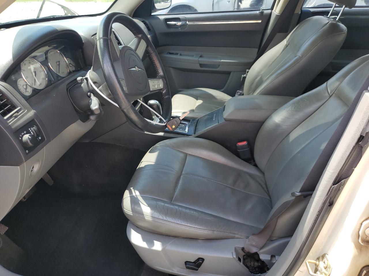 2005 Chrysler 300 Touring VIN: 2C3JA53G55H138907 Lot: 69405155