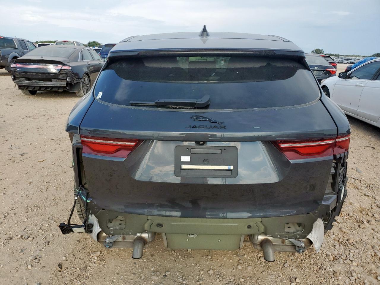 2025 Jaguar F-Pace R-Dynamic S VIN: SADCT2EX5SA746306 Lot: 70459595