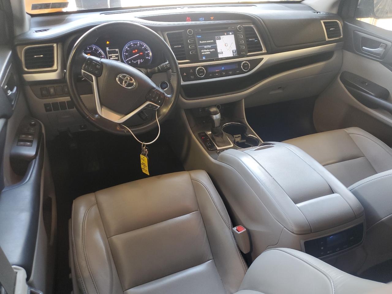 2018 Toyota Highlander Se VIN: 5TDJZRFH8JS867074 Lot: 70339065