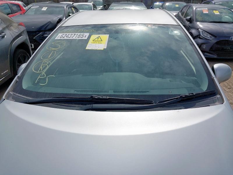 2013 TOYOTA PRIUS HYBRID 