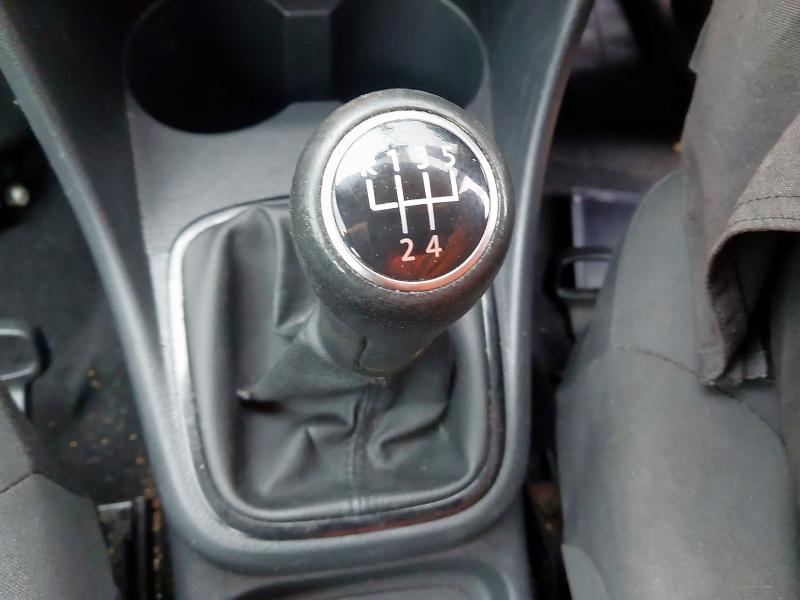 2010 VOLKSWAGEN POLO S