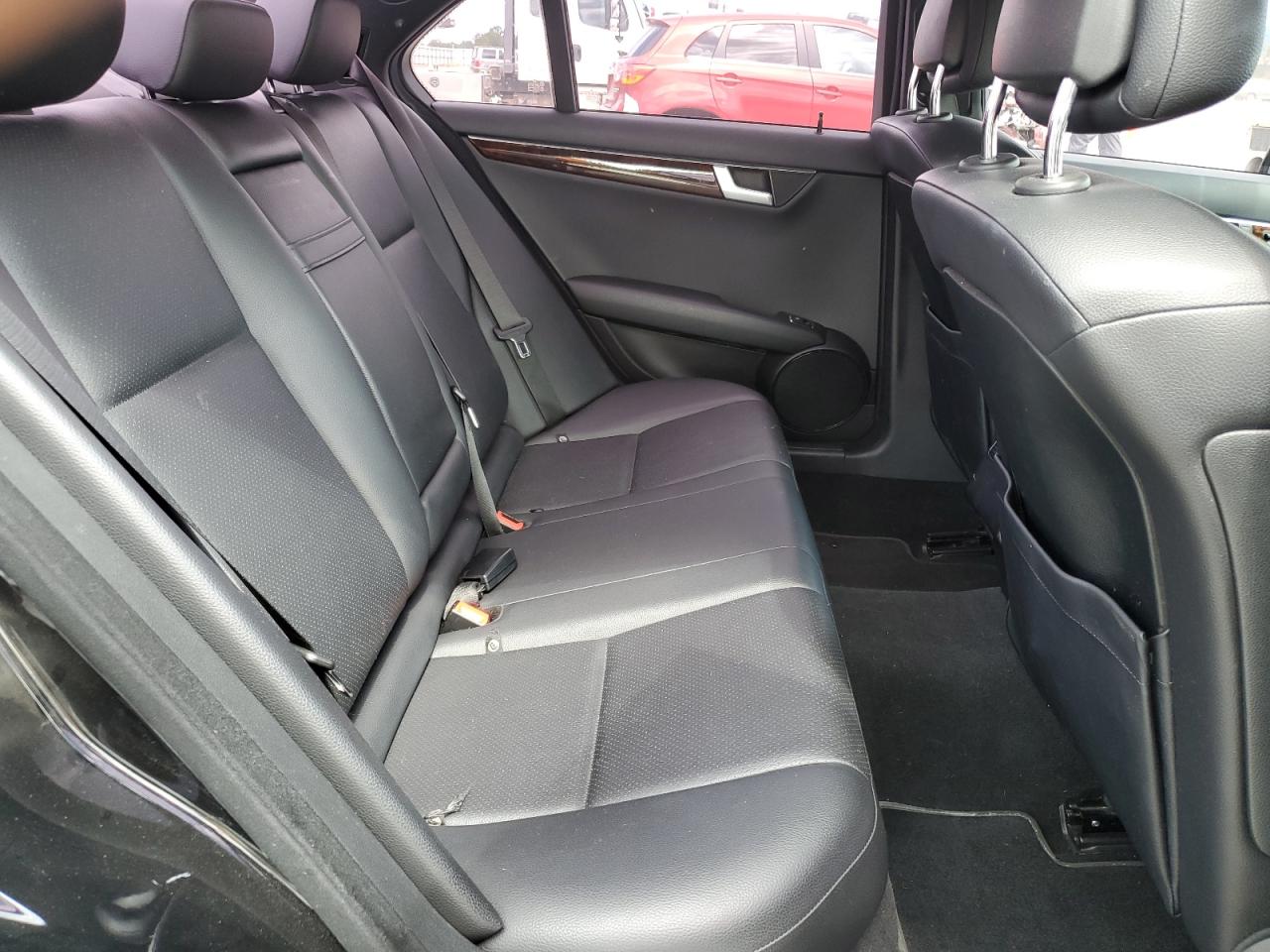 2014 Mercedes-Benz C 250 VIN: WDDGF4HB4EA930484 Lot: 70844195