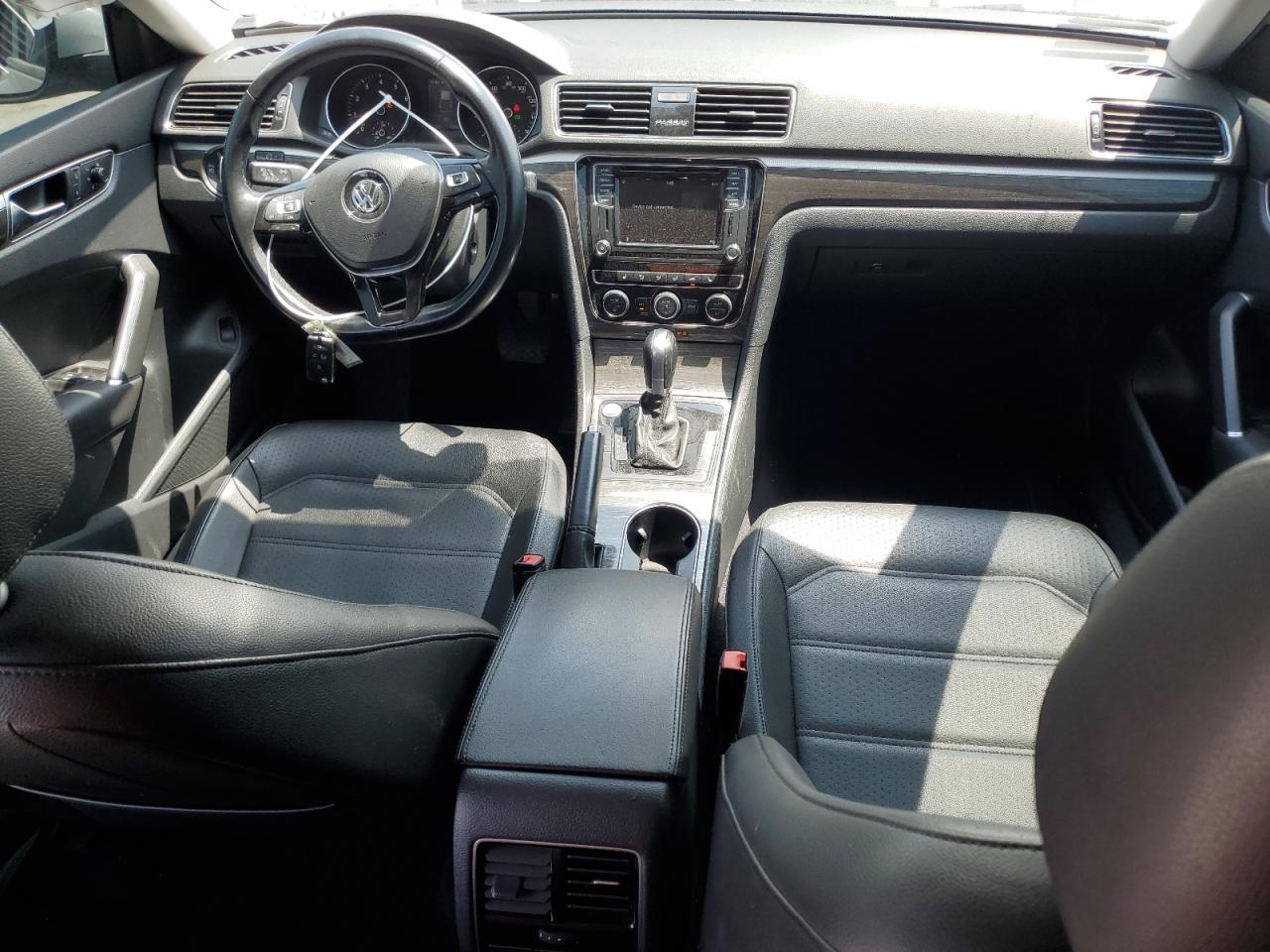 2018 Volkswagen Passat Se VIN: 1VWBA7A38JC046115 Lot: 68921865