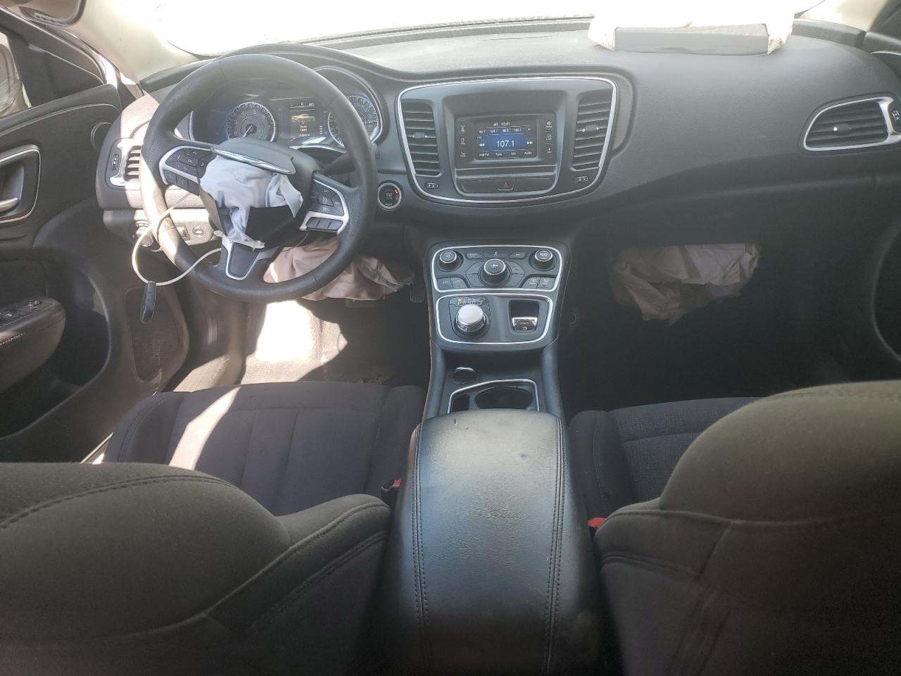 2015 Chrysler 200 Limited VIN: 1C3CCCAB8FN654587 Lot: 70171775