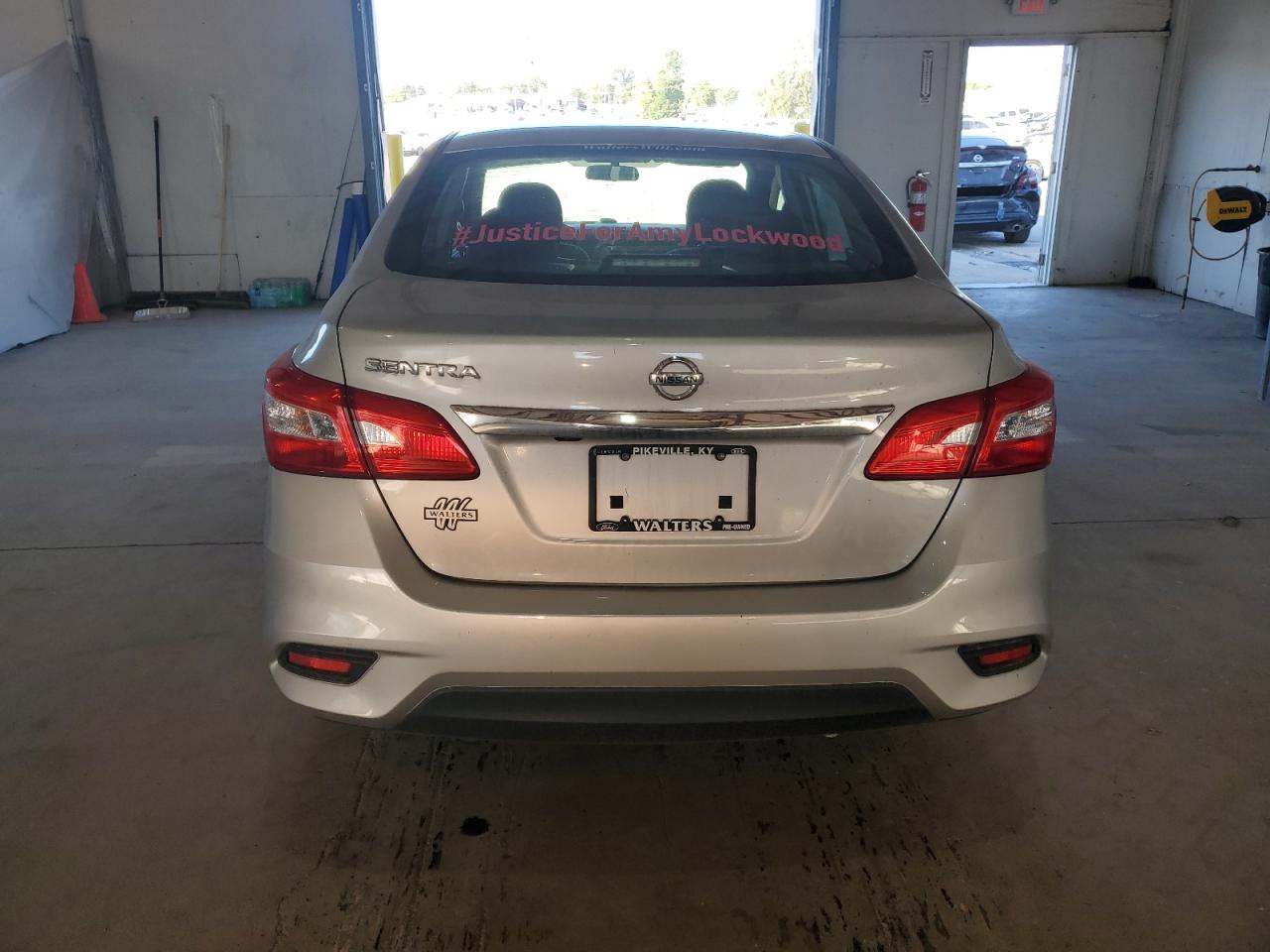 2018 Nissan Sentra S VIN: 3N1AB7AP8JY236165 Lot: 70568495