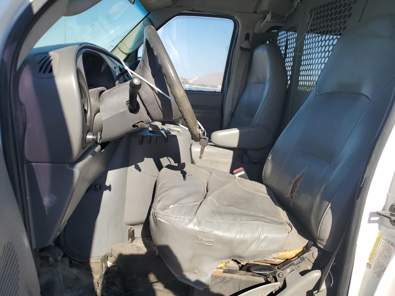 2005 Ford Econoline E150 Van VIN: 1FTRE14W85HA52854 Lot: 67814595