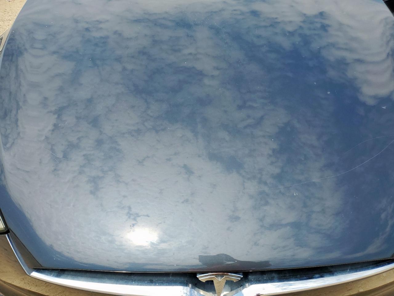 2016 Tesla Model X VIN: 5YJXCAE41GF000530 Lot: 70221165