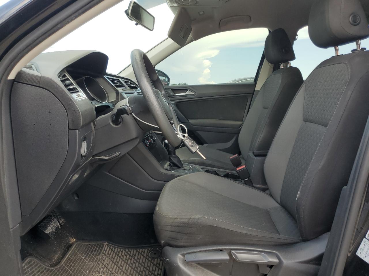 2019 Volkswagen Tiguan S VIN: 3VV1B7AX6KM013937 Lot: 69108025