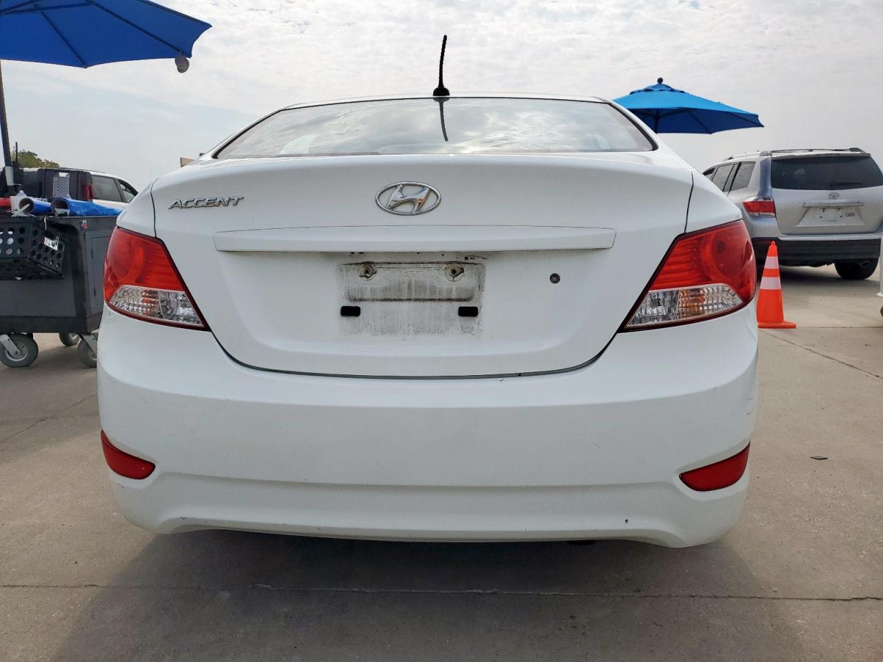 2014 Hyundai Accent Gls VIN: KMHCT4AE1EU601841 Lot: 70570075