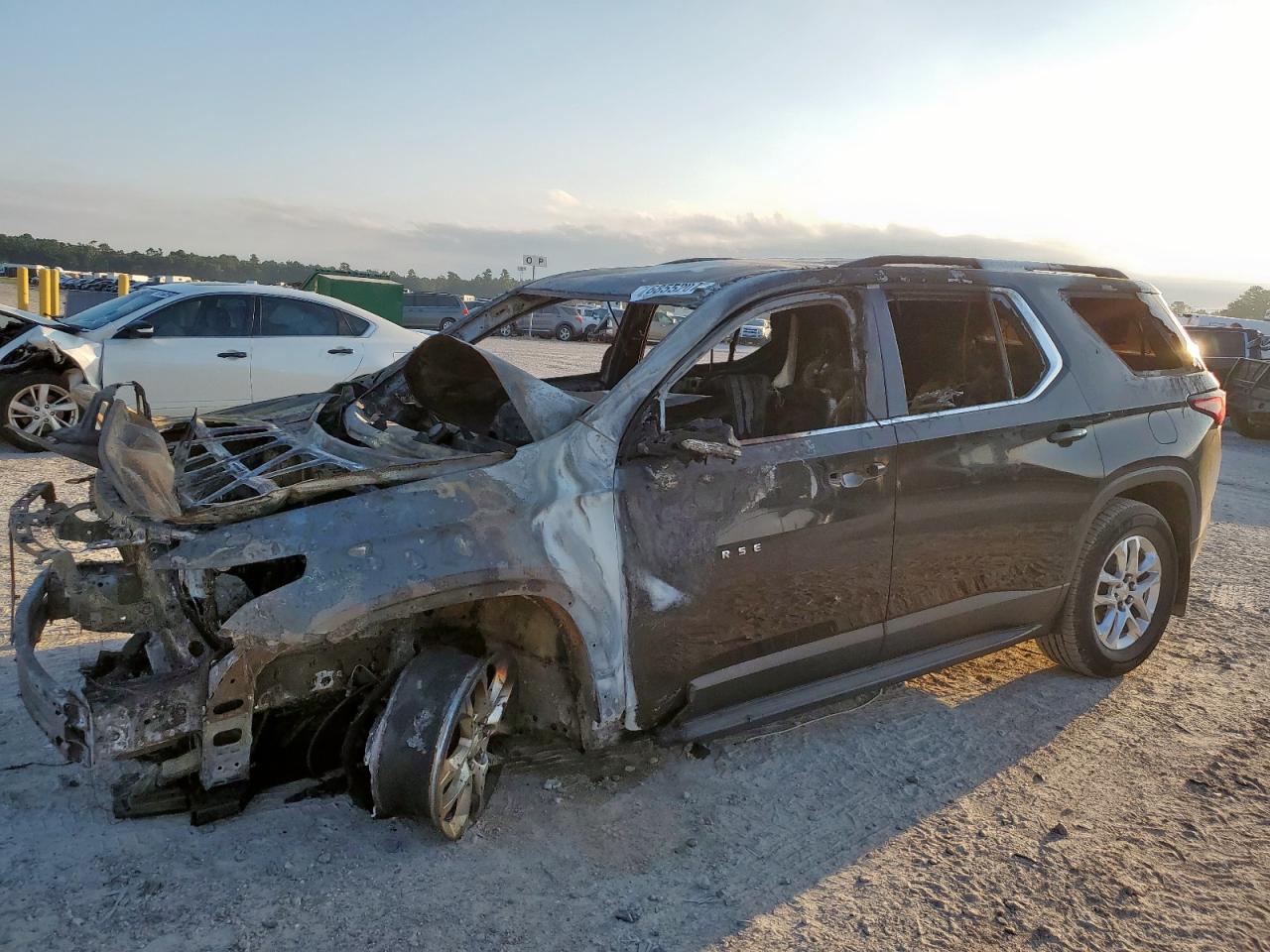 CHEVROLET TRAVERSE 2018. Lot# 68552075. VIN 1GNERGKW9JJ130223. Photo 1