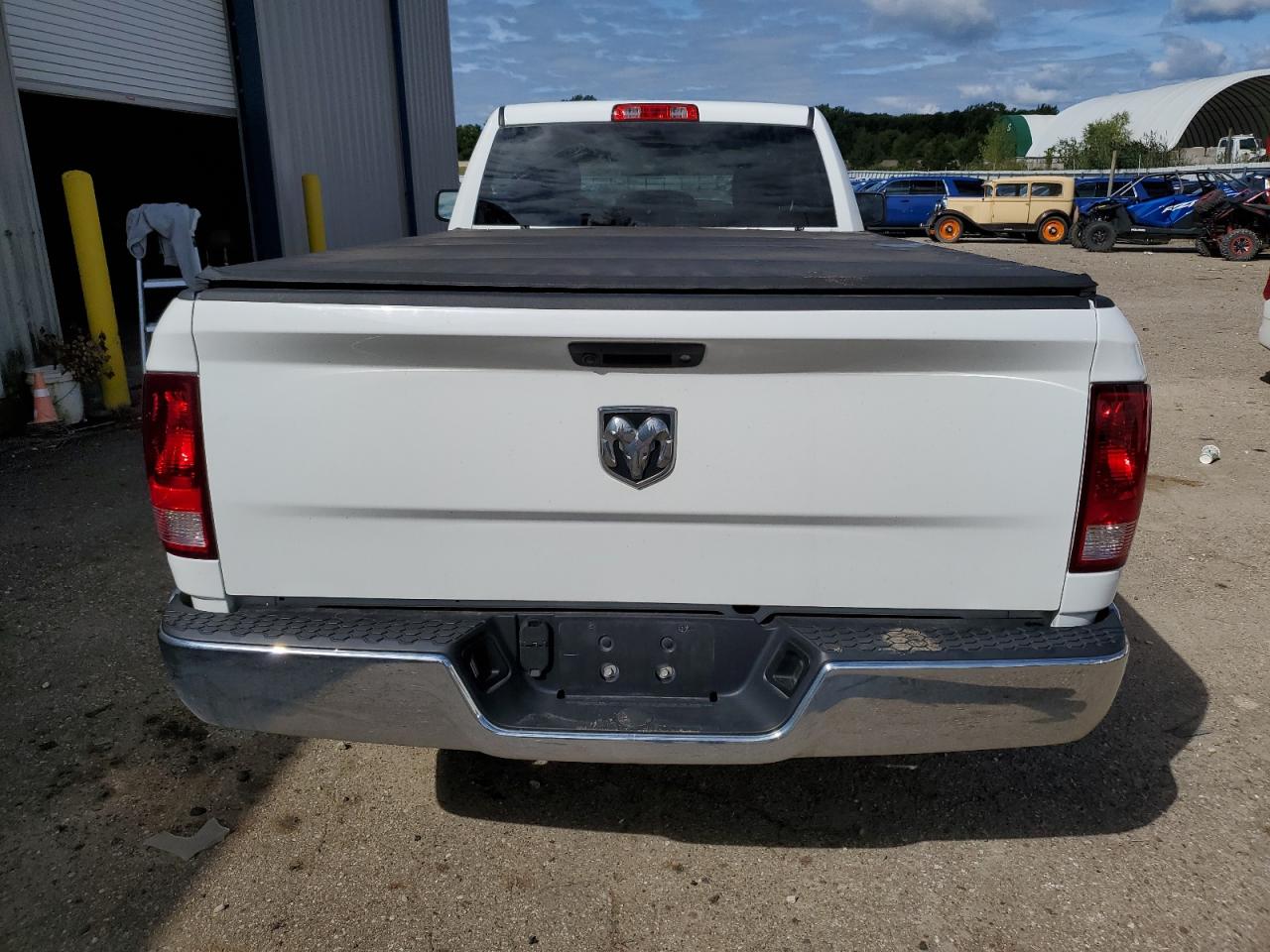 2023 Ram 1500 Classic Tradesman VIN: 3C6JR6DG4PG655828 Lot: 90199695