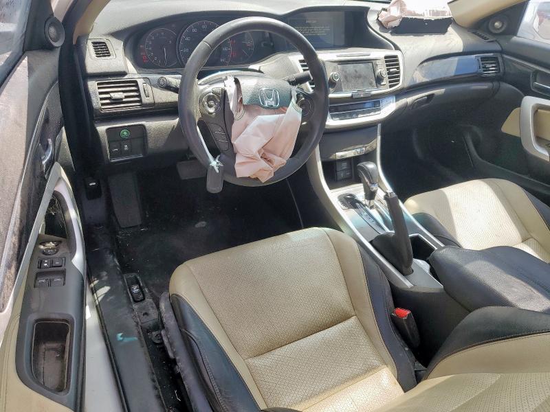 Coupet HONDA ACCORD 2014 Biały