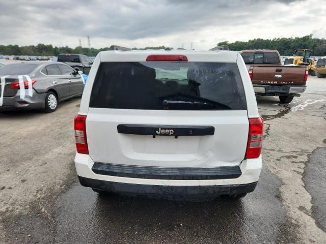  JEEP PATRIOT 2016 Белы
