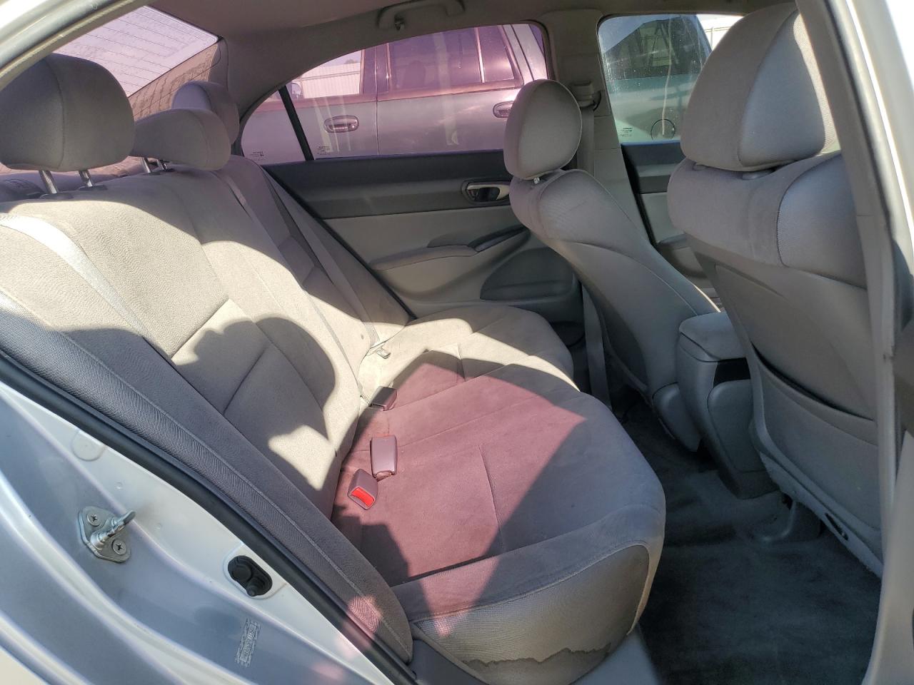 2007 Honda Civic Lx VIN: 1HGFA16527L137547 Lot: 70599535