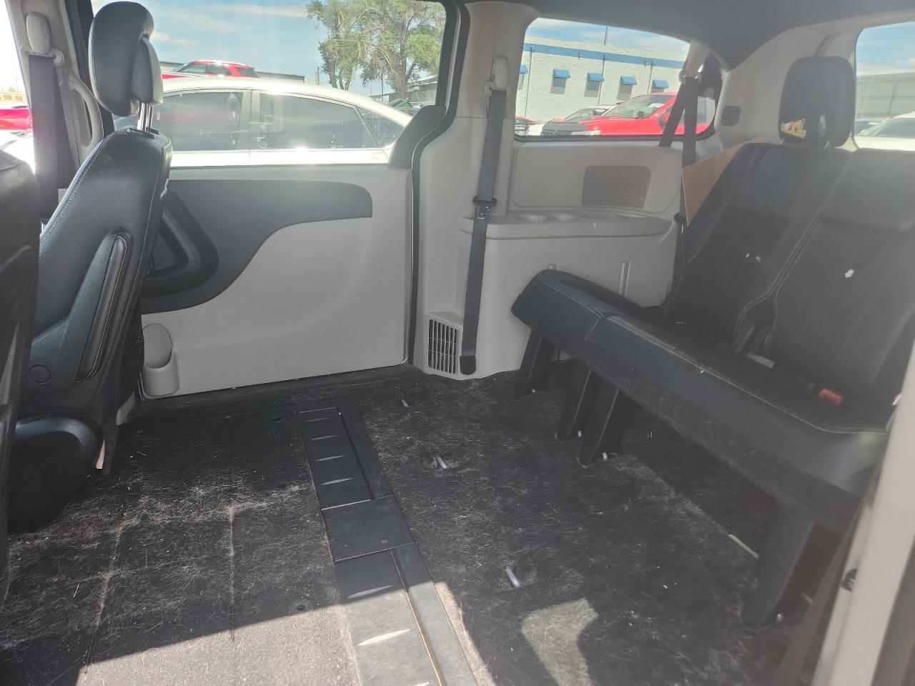 2017 Dodge Grand Caravan Sxt VIN: 2C4RDGCG1HR842893 Lot: 70762035