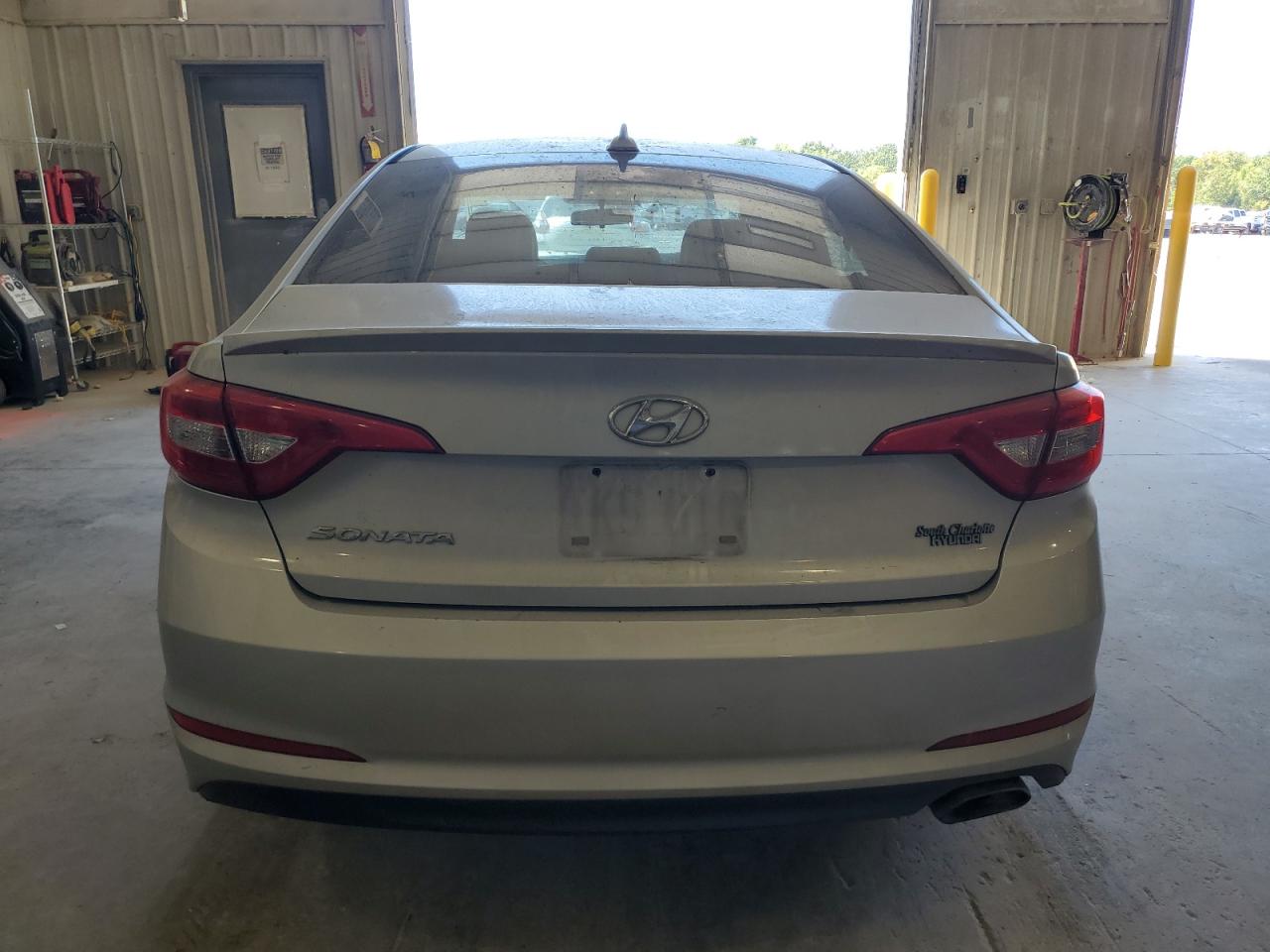 2015 Hyundai Sonata Se VIN: 5NPE24AF5FH085598 Lot: 70637345