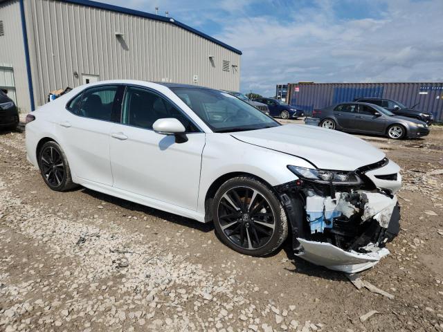  TOYOTA CAMRY 2019 Белы