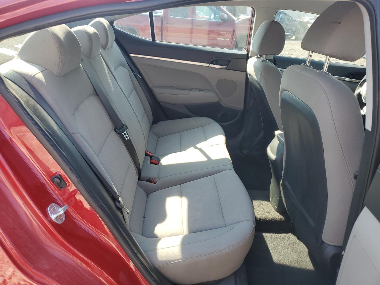 2019 Hyundai Elantra Se VIN: 5NPD74LF2KH489978 Lot: 68828815