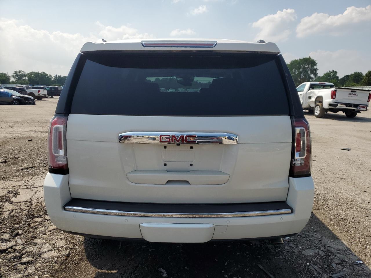 2015 GMC Yukon Denali VIN: 1GKS2CKJ1FR306577 Lot: 68318185