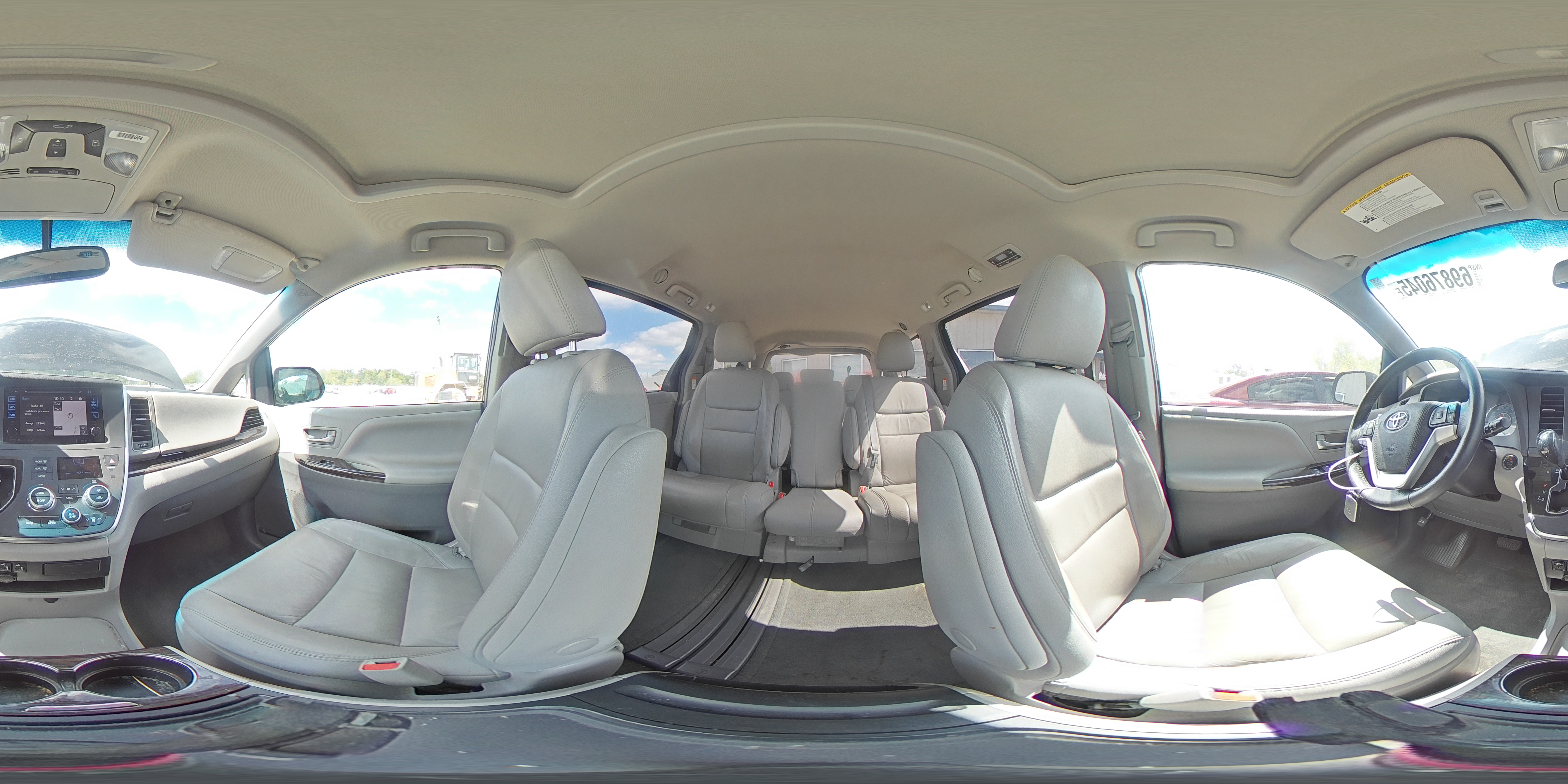 2017 Toyota Sienna Xle VIN: 5TDYZ3DC1HS890063 Lot: 69876045