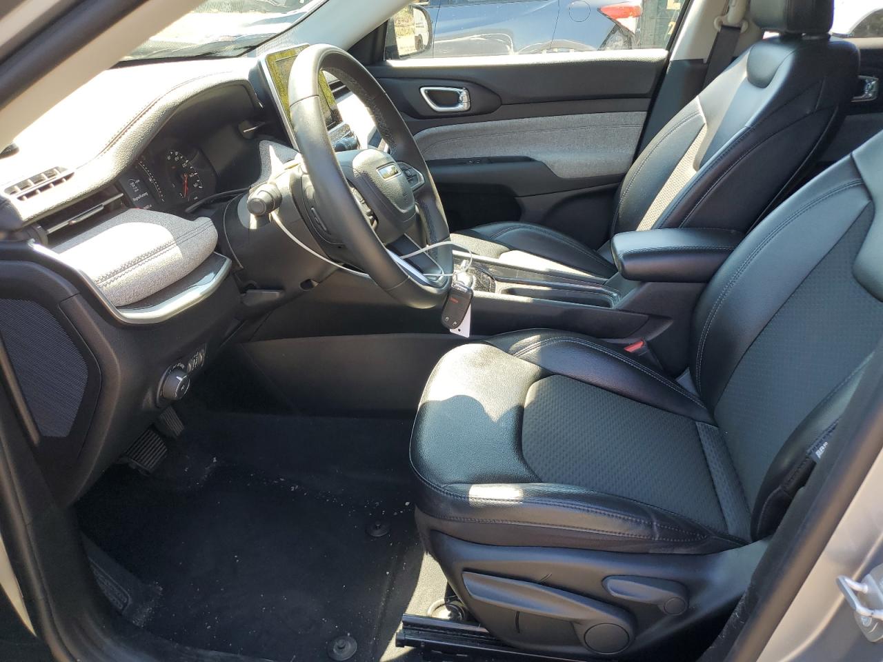 2022 Jeep Compass Latitude VIN: 3C4NJDBB5NT170504 Lot: 69988925