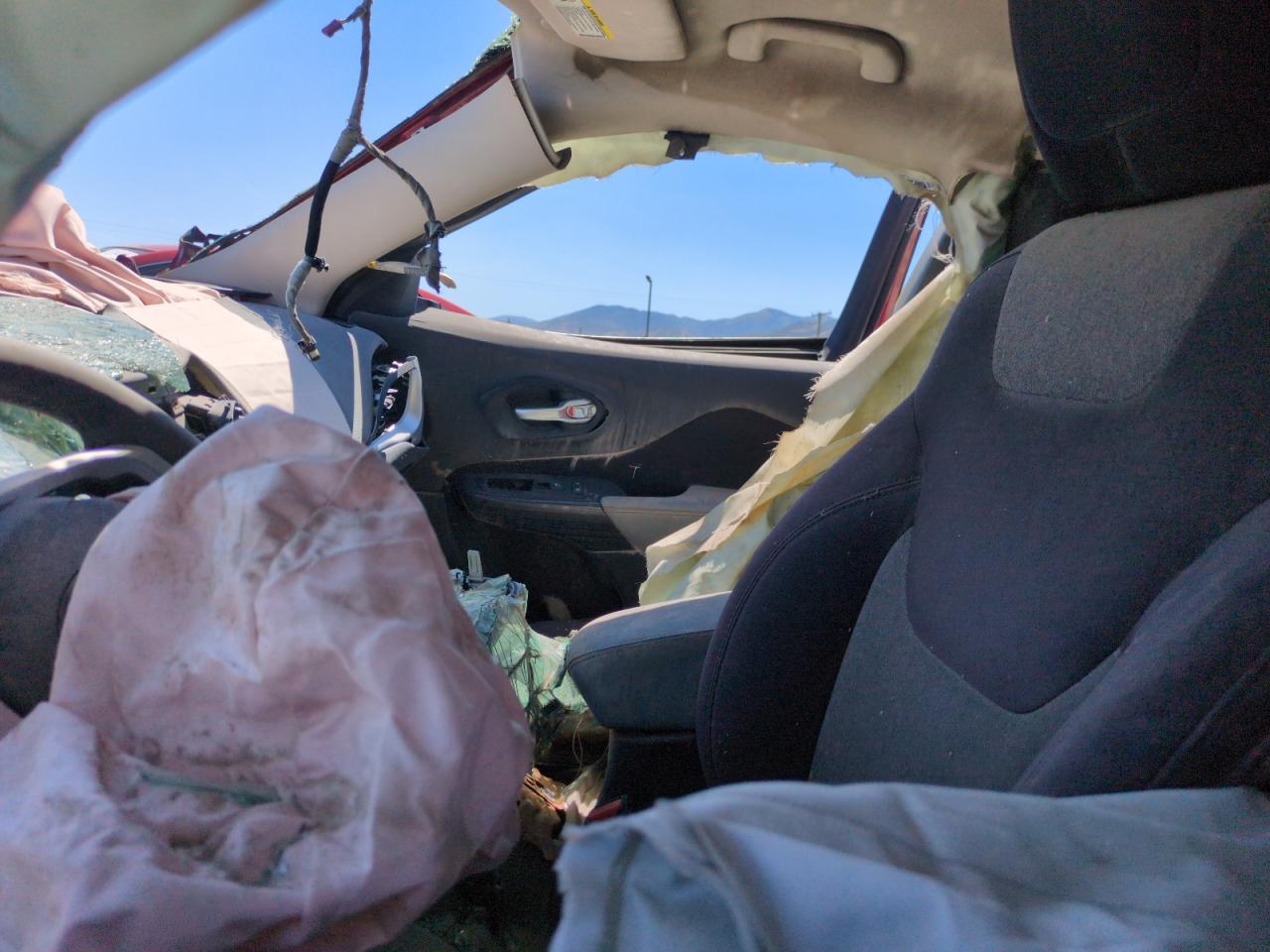 2014 Jeep Cherokee Latitude VIN: 1C4PJMCB8EW177528 Lot: 67989975