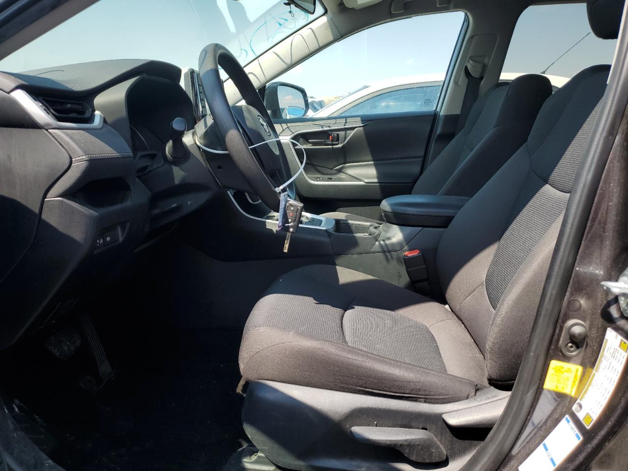 2021 Toyota Rav4 Le VIN: 4T3LWRFV7MU042105 Lot: 69042725