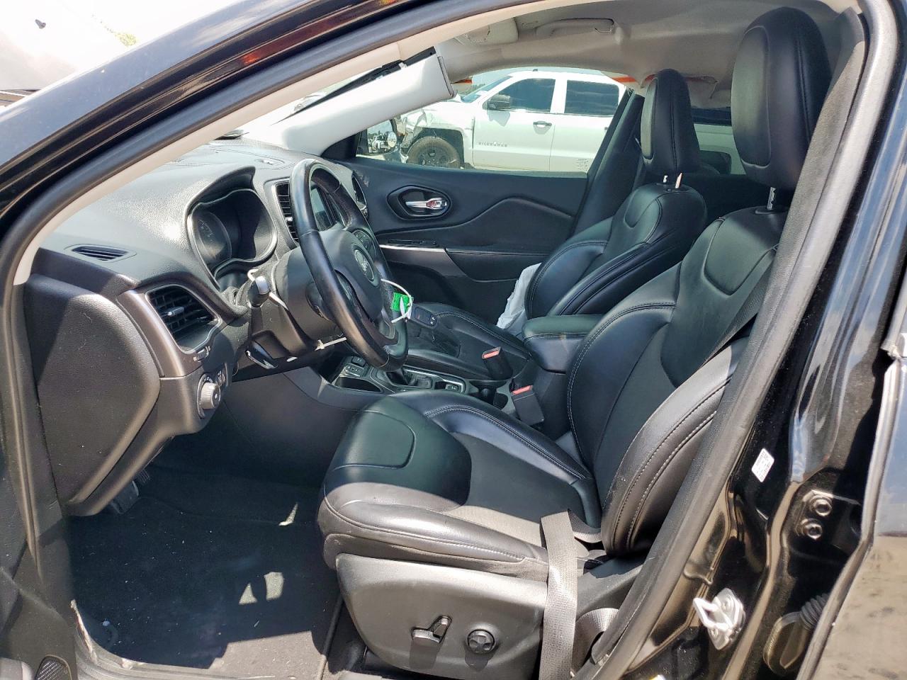 2019 Jeep Cherokee Latitude Plus VIN: 1C4PJLLB9KD388061 Lot: 67319145