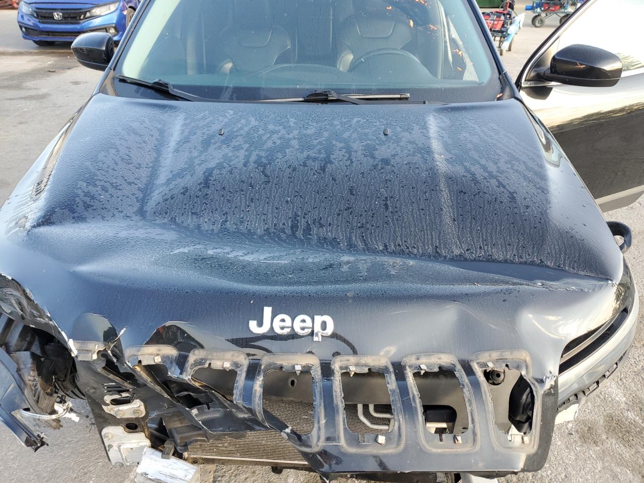 2019 Jeep Cherokee Latitude Plus VIN: 1C4PJLLB1KD128897 Lot: 67971325