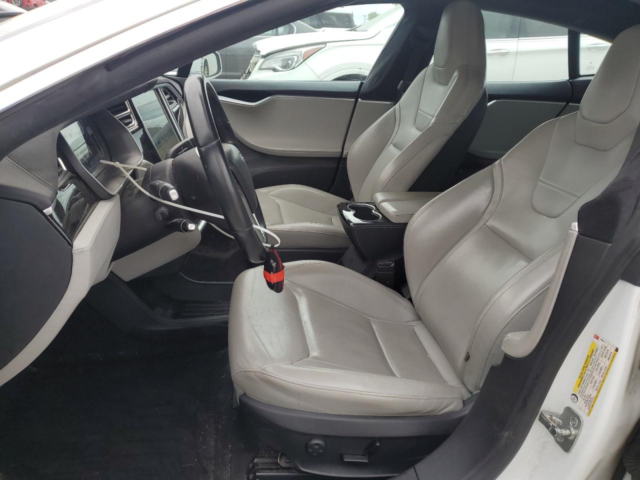 2015 Tesla Model S 90D VIN: 5YJSA1V28FF099327 Lot: 69627875