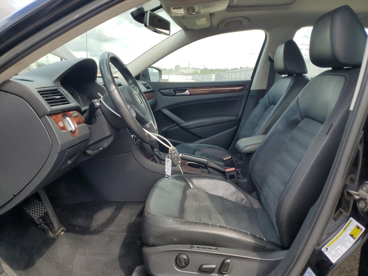 2013 Volkswagen Passat Sel VIN: 1VWCP7A32DC073706 Lot: 69902485