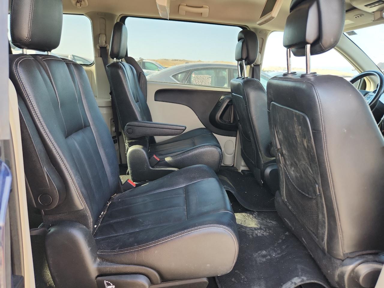 2015 Chrysler Town & Country Touring VIN: 2C4RC1BG3FR589252 Lot: 67850315