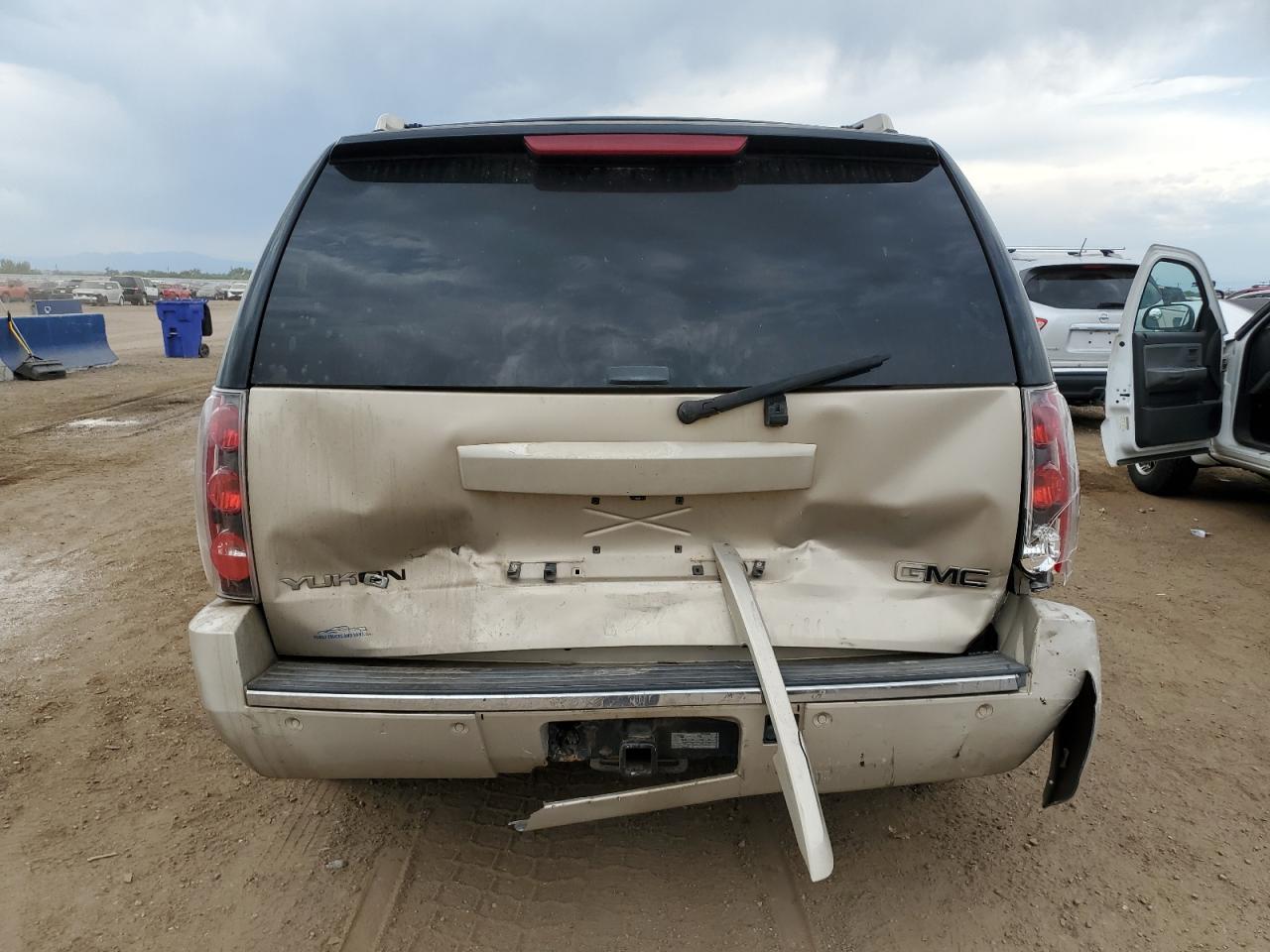 2008 GMC Yukon Denali VIN: 1GKFK63808J238238 Lot: 68509865