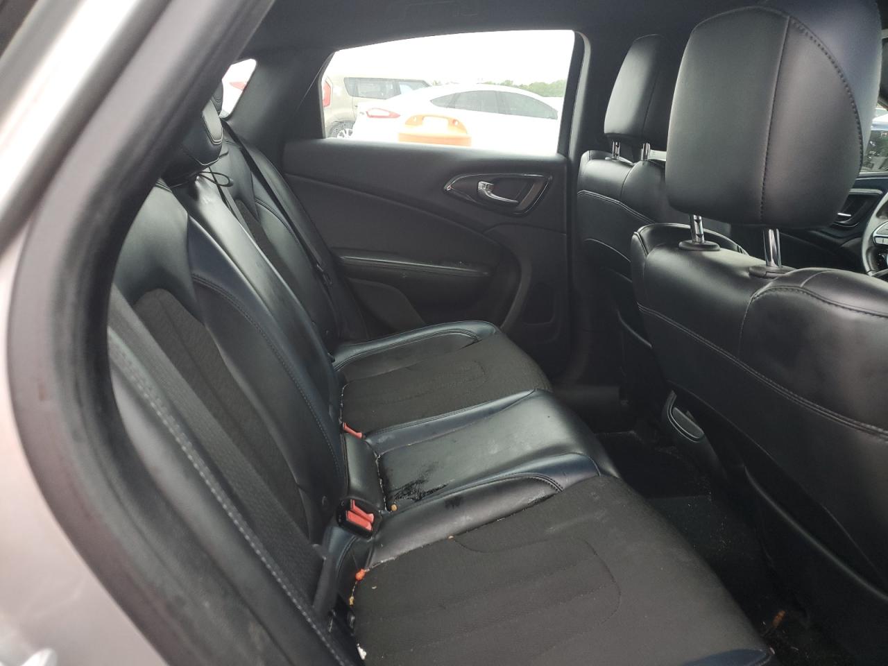 2015 Chrysler 200 S VIN: 1C3CCCBBXFN758612 Lot: 67454685