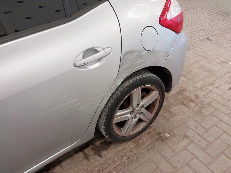 2010 TOYOTA AURIS SR