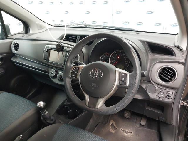 2012 TOYOTA YARIS TR V