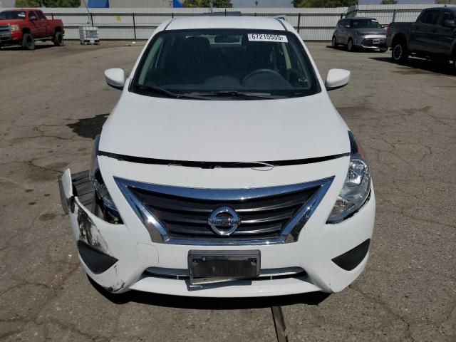  NISSAN VERSA 2018 Білий