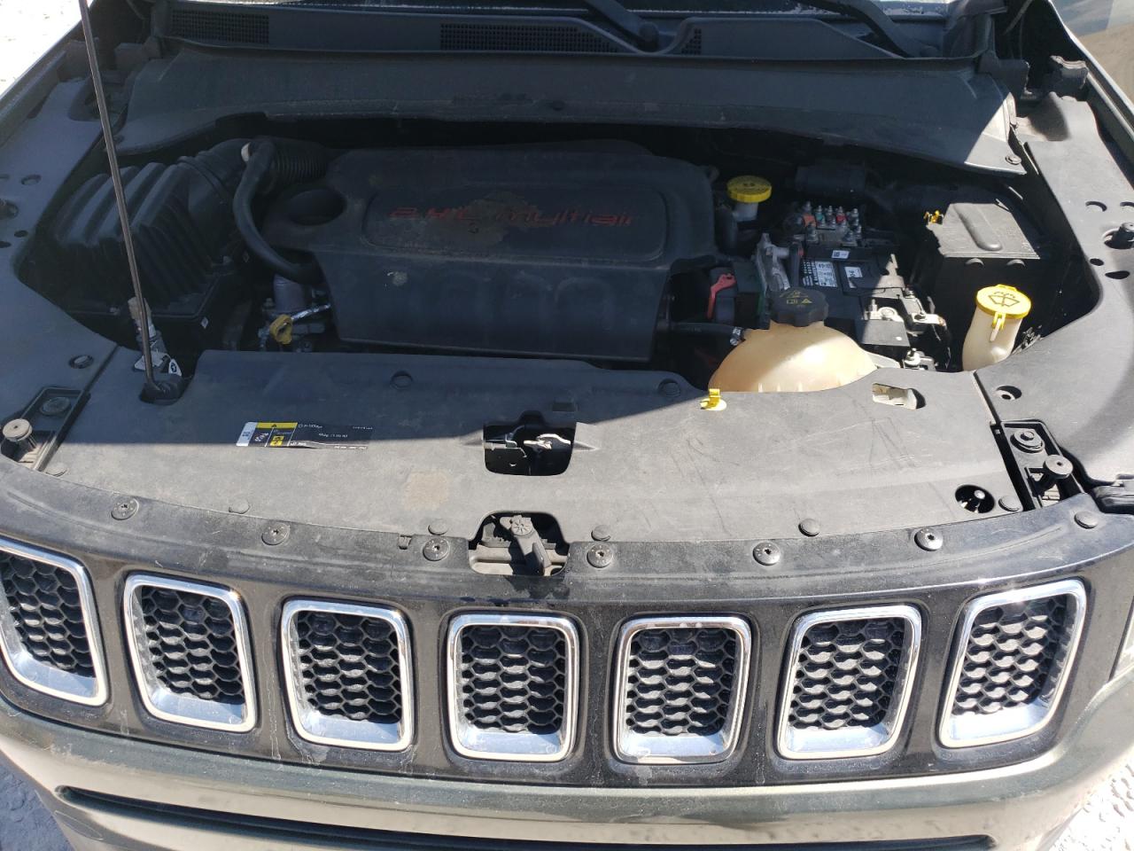 2018 Jeep Compass Latitude VIN: 3C4NJCBB9JT194549 Lot: 70451525