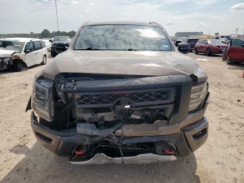  NISSAN TITAN 2021 Brown