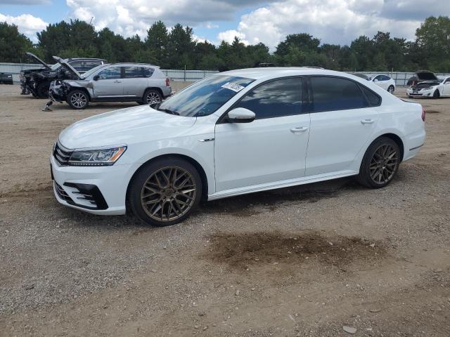  VOLKSWAGEN PASSAT 2018 Белы