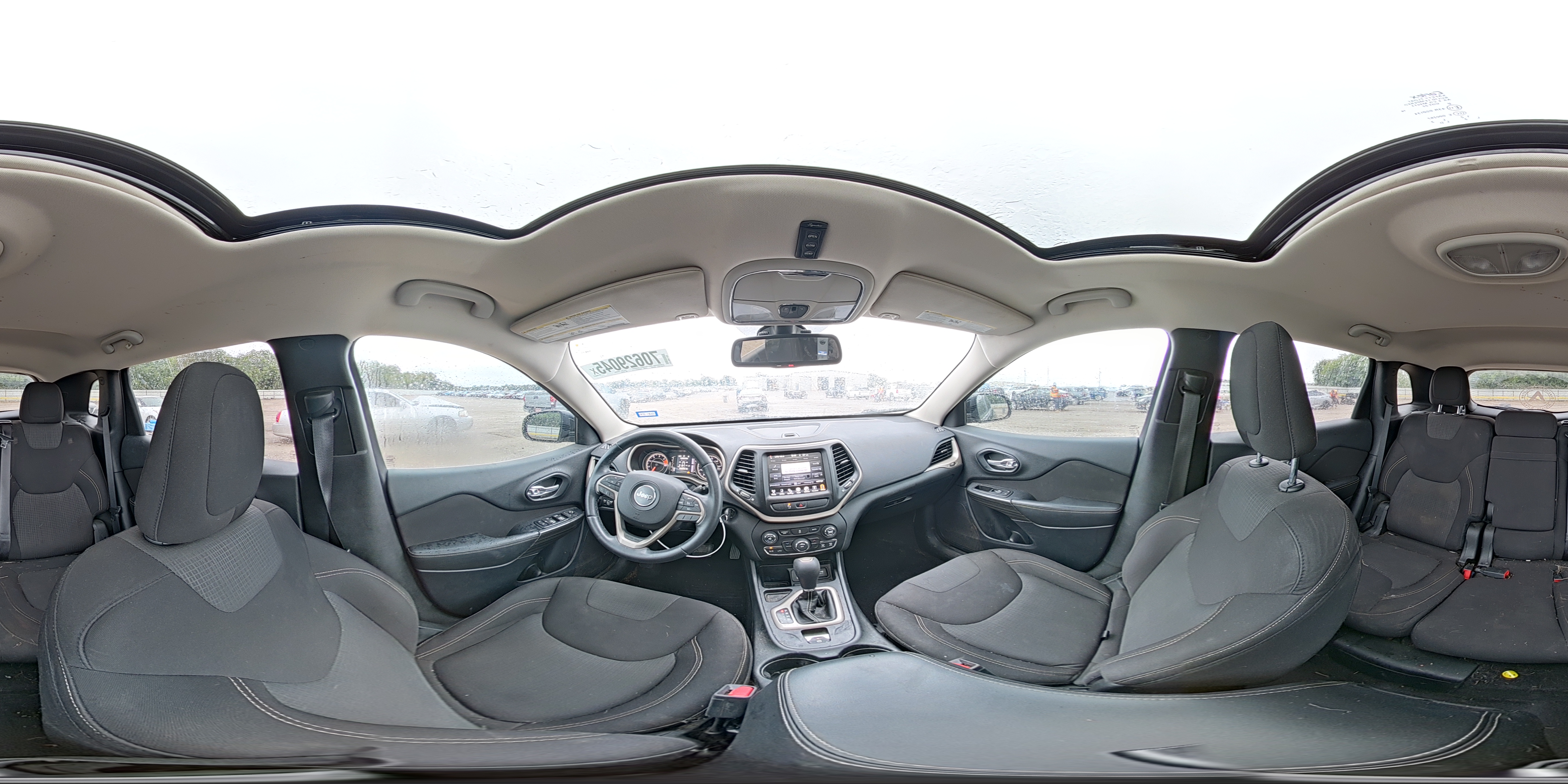 2016 Jeep Cherokee Latitude VIN: 1C4PJLCB1GW355759 Lot: 70629045